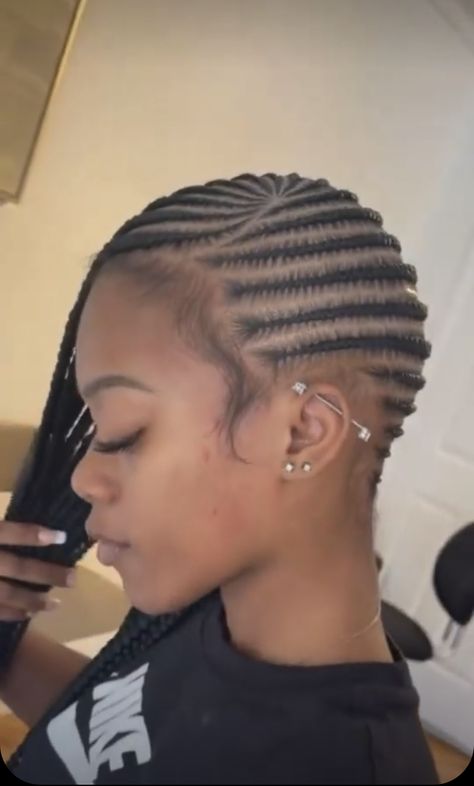 Cute Piercing Ideas, Adult Hairstyles, Cute Piercing, Cute Braces Colors, Crochet Locs, Pretty Piercings, Bantu Knot, Cute Braces, Braces Colors