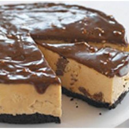 No-Bake Peanut Butter-TOBLERONE Cheesecake Toblerone Cheesecake Recipe, Toblerone Cheesecake, Peanut Butter Cheesecake Recipes, Chocolate Peanut Butter Cheesecake, Baked Cheesecake Recipe, Peanut Butter Cheesecake, Chocolate Cheesecake, Eat Dessert, Sweets Treats