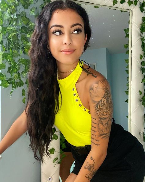 Traditional Tattoo Eye, Arm Tattoos For Women Forearm, Malu Trevejo, Small Girly Tattoos, Stylish Tattoo, Beautiful Flower Tattoos, Tattoo Inspiration Men, Tattoed Women, Pretty Tattoos For Women