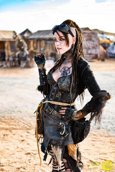 Post Apocalyptic Outfit, Apocalypse Fashion, Zombie Apocalypse Outfit, Wasteland Warrior, Post Apocalyptic Costume, Wasteland Weekend, Post Apocalyptic Art, Steampunk Halloween, Post Apocalyptic Fashion