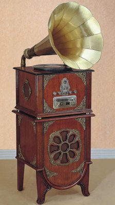 Victorian Trading Co. Gramophone Entertainment Center. Plays vinyl records, CD & radio. Radio Vintage, Art Deco Cabinet, Victorian Furniture, Old Radios, Shabby Chic Pink, Vintage Radio, Record Player, Victorian Era, Antique Collection