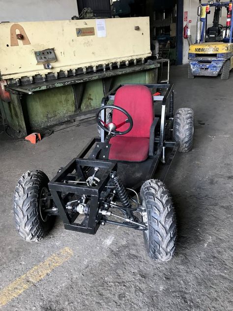 Truk Ford, Build A Go Kart, Go Kart Frame, Homemade Go Kart, Go Kart Plans, Go Kart Buggy, Atv Car, Senior Student, Diy Go Kart