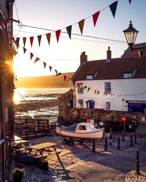 Whitby England, Robin Hoods, Country Living Uk, Robin Hoods Bay, British Seaside, Village Life, Seaside Towns, England Travel, Sunrise Photography