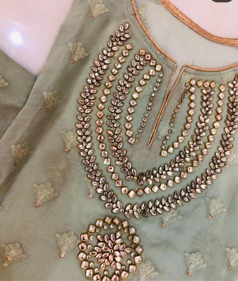 Kundan Dress Work, Kundan Embroidery Work Suits, Kundan Embroidery Work Blouses, Bead Work Embroidery On Kurtis, Kundan Stone Work Blouse Designs, Kundan Embroidery, Drawing Embroidery, Tshirt Embroidery, Bracelet Embroidery