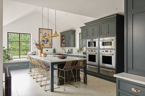 Tom Howley Dream Kitchen Island, Tom Howley Kitchens, Blue Shaker Kitchen, Tom Howley, Top Kitchen Trends, Kitchen 2024, Kitchens Luxury, Timeless Kitchen, Kitchen Views