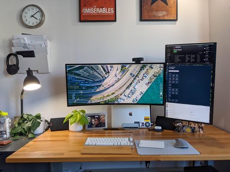 Mouse : Logitech MX Master 3 With grey mousepad and Wooden keyboard wrist rest As an Amazon Associate I earn from qualifying purchases Productive Setup, Sala Nerd, Programmers Desk, Setups Gaming, Minimalist Setup, Setup Pc, Recovering From Surgery, Gaming Rooms, Cubicle Decor Office