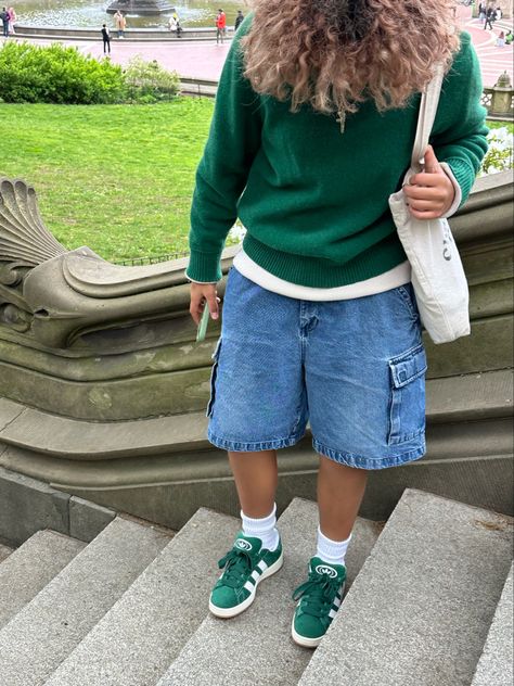 Outfits For Green Shoes, Plus Size Stud Outfits, Earthy Streetwear Aesthetic, Styling Adidas Campus, Spring Outfits Black Women Street Styles, Plus Size Jorts Outfit Idea, Cute Nyc Outfits, Cargo Short Outfits, Green Outfits Aesthetic