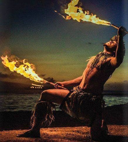 Harrison Aesthetic, Polynesian Dance, Polynesian Men, Hawaiian Dancers, Hawaiian Men, Polynesian Art, Fire Dancer, Hawaiian Tattoo, Hula Dancers