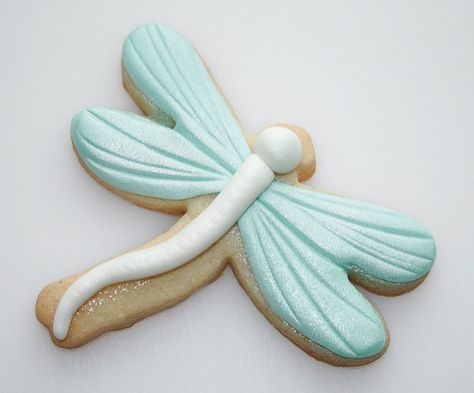 Shimmering cookies | Sugar cookie decorated with rolled fond… | Flickr Dragonfly Cookies, Insect Cookies, Bernardo Y Bianca, Pretty Dragonfly, Flooding Cookies, Butterfly Cupcakes, Spring Cookies, Summer Cookies, Pretty Cookies