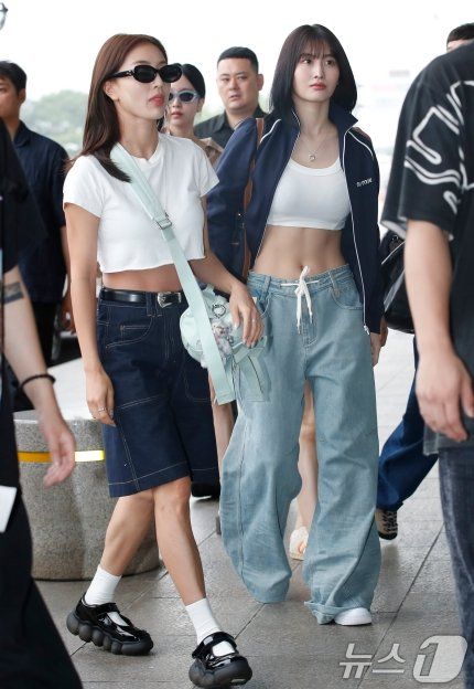 Jihyo Style Outfits, Asian Outfits Casual, Twice Outfit Ideas, Kpop Airport Outfits, Momo Twice Outfit, Kpop Airport Fashion Women, Jihyo Outfit, Momo Outfit, Momo Airport