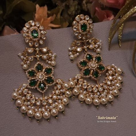 Moissanite Earrings Indian, Gold Jewels Design Earrings, Indian Gold Jewellery, Indian Wedding Jewelry Sets, Indian Jewelry Earrings, Antique Necklaces Design, Gold Earrings Models, Indian Bridal Jewelry Sets, Diamond Earrings Design