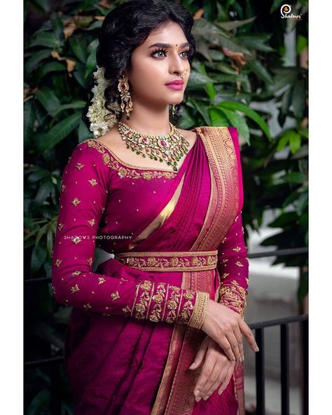 Stunning Silk Saree with stylish long sleeve blouse design Saree: @pattushastra Blouse: @anjushankarofficial Model: @preethibalasubramanian #silkblouse #tikli #tikliindia #blouses #blousedesigns #silksarees Dhare Saree, Long Sleeve Blouse Designs, Full Sleeves Blouse Designs, Blouses Work, Silk Saree Blouse Designs Patterns, Circle Mehndi, Latest Bridal Blouse Designs, Baby Naming, Bridal Sarees South Indian