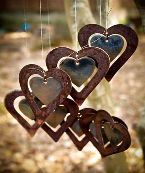 30 Simple and Beautiful DIY Wind Chimes Ideas to Materialize This Summer homesthetics decor (29) Windchimes Diy, Flower Tower, Diy Wind Chimes, I Love Heart, Rusted Metal, My Funny Valentine, Heart Art, Yard Art, San Valentino