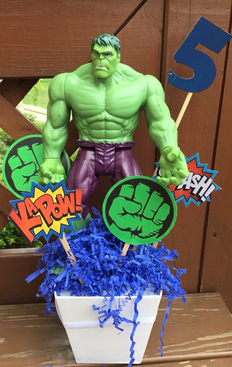 Superhero centerpiece Superhero Centerpiece, Avengers Birthday Party Decorations, Hulk Cake, Hulk Birthday Parties, Hulk Party, Marvel Birthday Party, Marvel Party, Hulk Birthday, Avengers Theme