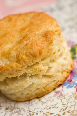 Food Processor Muffins, Food Processor Biscuit Recipe, Buttermilk Biscuit Recipe, Ninja Food Processor, Sausage Gravy And Biscuits, Food Processor Uses, Processor Recipes, Buttermilk Biscuit, Ninja Kitchen