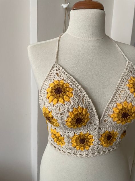 Draps Design, Crochet Crop Top Pattern, Crochet Swimwear, Crochet Tops Free Patterns, Crochet Bralette, Crochet Clothing And Accessories, Crochet Pumpkin, Crochet Fashion Patterns, Crochet Crop