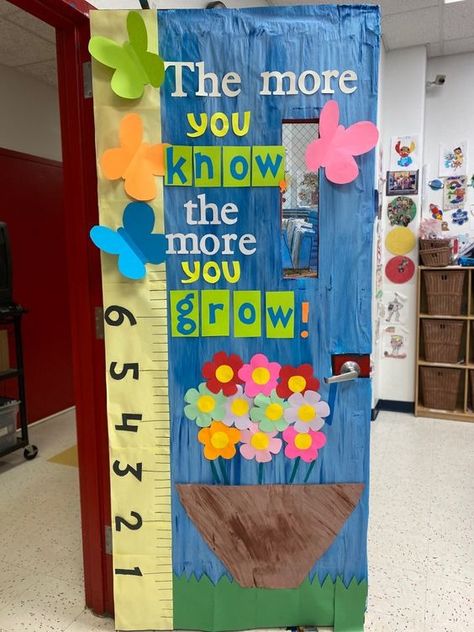 DIY Spring Classroom Door Decor - RecipeMagik Spring Prek Door Ideas, When We Learn We Grow Classroom Door, Classroom Door Spring Ideas, Prek Spring Bulletin Board Ideas, April Teacher Door Ideas, Cute Spring Bulletin Board Ideas, Spring Themed Classroom Doors, Garden Classroom Door, Spring Door Decorations Classroom Easy