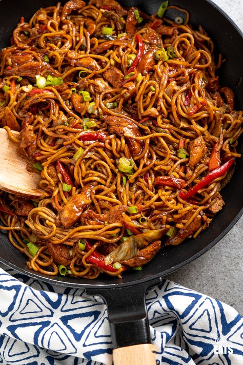 Chicken With Noodles, Fedtforbrændende Mad, Hoisin Chicken, Fry Noodles, Noodle Recipes Easy, Chicken Noodles, Chicken Noodle Recipes, Chinese Cooking Recipes, Stir Fry Noodles