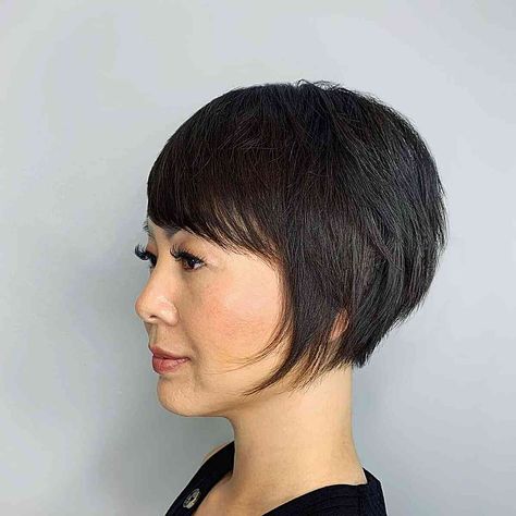 24 Low-Maintenance Pixie Bob Haircut Ideas for Women of All Ages Short Bob Pixie, Haircut Ideas For Women, Jenna Elfman, Classic Bob Haircut, Line Bob Haircut, Pixie Bob Hairstyles, Bob Haircut Ideas, Bob Pixie, Long Pixie Hairstyles