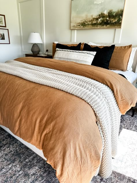 Rust Orange Comforter Bedroom, Rustic Orange Bedding, Pumpkin Color Bedding, Burnt Orange Master Bedding, Bed Set Color Schemes, Queen Bed Bedding Ideas, Terracotta Master Bed, Black And Rust Bedding, Pumpkin Colored Bedding