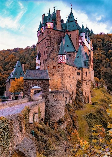 Eltz Castle-Germany. - World Landscapes | Facebook Burg Eltz Castle, Eltz Castle, Castle Germany, Castle Estate, Rhineland Palatinate, Germany Castles, Karl Marx, Beautiful Castles, Beautiful Locations Nature