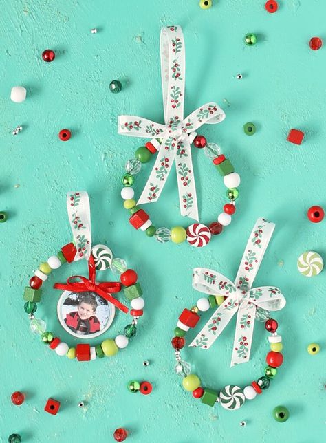 I Saw It On Social Social Christmas, Beaded Wreath, Ornaments Diy Kids, Appetizers Christmas, Ornaments For Kids, Easy Christmas Ornaments, Preschool Christmas Crafts, Kids Christmas Ornaments, Christmas School