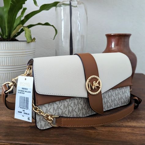 Brand Purses, Sac Michael Kors, Trophy Collection, Woven Leather Tote, Luxury Bags Collection, Handbag Essentials, Mk Handbags, Michael Kors Tote Bags, Michael Kors Crossbody Bag