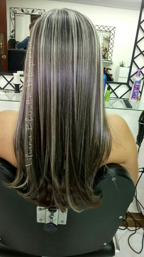 Mexican Highlights Hair, Highlight Streaks, Skunk Hair, Inspo Hair, Hair Color Underneath, Brown Hair Inspo, Hair Color Streaks, Brunette Hair With Highlights, Hair Streaks