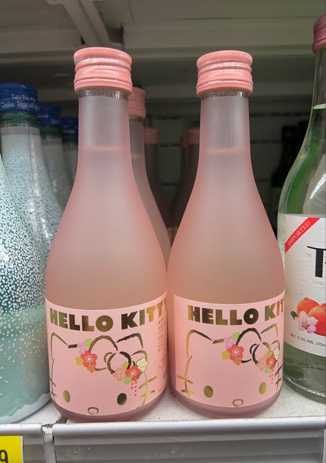 Hello Kitty Alcohol Drink, Asian Drinks Aesthetic, Hello Kitty Alcohol, Sanrio Drinks, Hello Kitty Drink, Kitty Drink, Acholic Drinks, Hello Kitty Wine, Sanrio Food