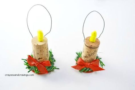 Not only are these wine cork ornaments super pretty, they are also super simple to make! Champagne Cork Crafts Christmas, Wine Cork Animals Diy, Cork Holiday Crafts, Wine Cork Crafts For Kids, Reindeer Cork Ornaments Diy, Christmas Ornaments To Make And Sell, Wine Cork Ornaments Diy, Cork Ornaments Diy, Christmas Cork Crafts