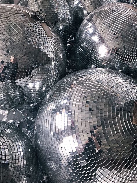 Disco Background, Ball Aesthetic, Mirror Ball, Disco Balls, Disco Party, Nouvel An, Disco Ball, Branding Inspiration, T Rex