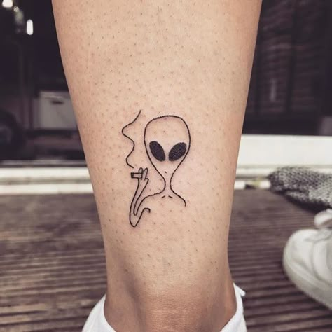 K loookckoo 👽 <3 Simple Leg Tattoos, Wife Tattoo, Catrina Tattoo, Basic Tattoos, Unalome Tattoo, Planet Tattoos, Alien Tattoo, Small Tattoos Simple, Cool Small Tattoos