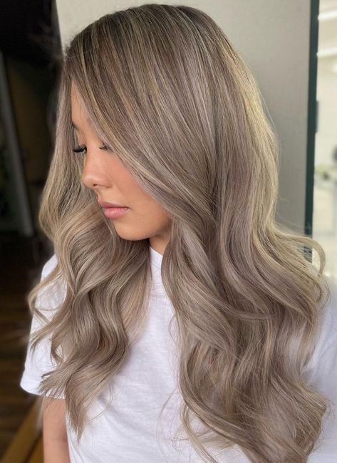 Long Wavy Ash Blonde Hair Ash Blonde Tan Skin, Ash Blonde Hair With Lowlights, Ash Blonde Brown Hair, Light Ash Blonde Hair Color, Dark Ash Blonde Hair, Light Ash Blonde Hair, Ash Blonde Hair Balayage, Ashy Blonde Hair, Blond Beige