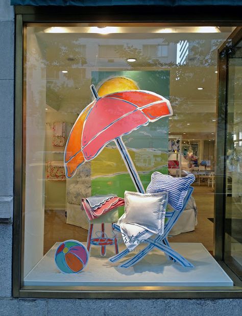 Beach Ball Window Display, Beach Retail Display, Beach Theme Window Display, Summer Retail Window Displays, Summer Display Ideas, Beach Window Display, Window Display Summer, Summer Shop Window, Beach Display