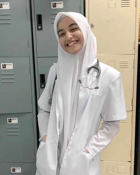 Hijabi Doctor Outfit, Hijab Doctor, Doctor Outfit, Hijab Style Casual, Hijabi Aesthetic, Hijabi Style, Casual Hijab Outfit, Beautiful Muslim Women, Referral Program