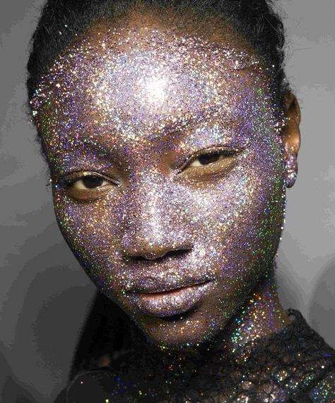 Shiny Makeup, Sparkly Makeup, 2018 Runway, Glitter Bomb, Concept Photography, Glitter Face, Holiday Makeup, In Your Face, Glitter Makeup