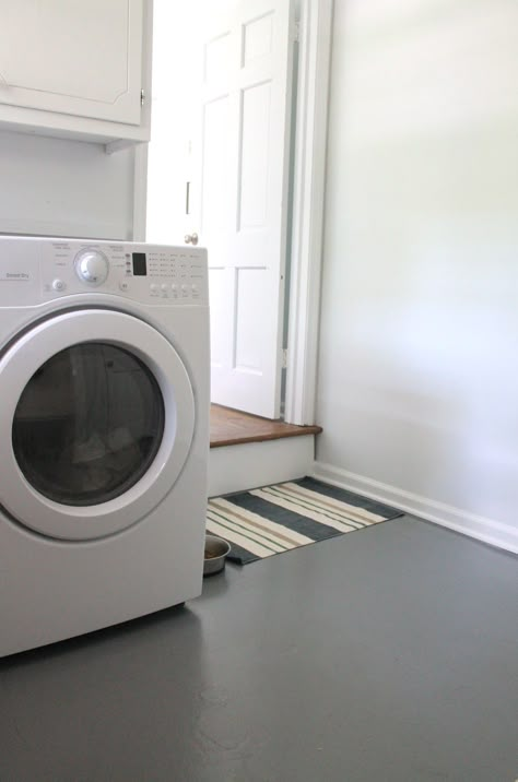 Get your home ready for winter by creating an easy-to-clean entryway. Learn how to paint a concrete floor with step-by-step details. It's practical for mudrooms and laundry rooms & will last for years Laundry Modern, How To Paint Concrete, Painting Basement Floors, Trofast Ikea, Laundry Room Paint, Paint Concrete, Painted Concrete Floors, Basement Laundry Room, Modern Basement