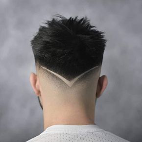 V Cut Hair, V Shaped Haircut, Haircut Designs For Men, V Hair, Haircut Designs, Men Haircut Styles, Cool Hairstyles For Men, Mens Haircuts Fade, Corte De Cabelo Masculino