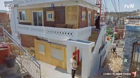 Gil Ra-im’s & Sunny’s House – Korean Dramaland Korea Rooftop House, Korean Rooftop House Ideas, Korean House Exterior, Korean Apartment, Small Room Interior, Apartments Exterior, Apartment Exterior, Japanese Style House, Building Layout