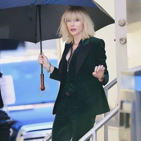 Catherine Élise Blanchett, Miranda Priestly, Middle Aged Women, Instagram Makeup, Sandra Bullock, Suit Style, Cate Blanchett, Charlize Theron, Woman Crush