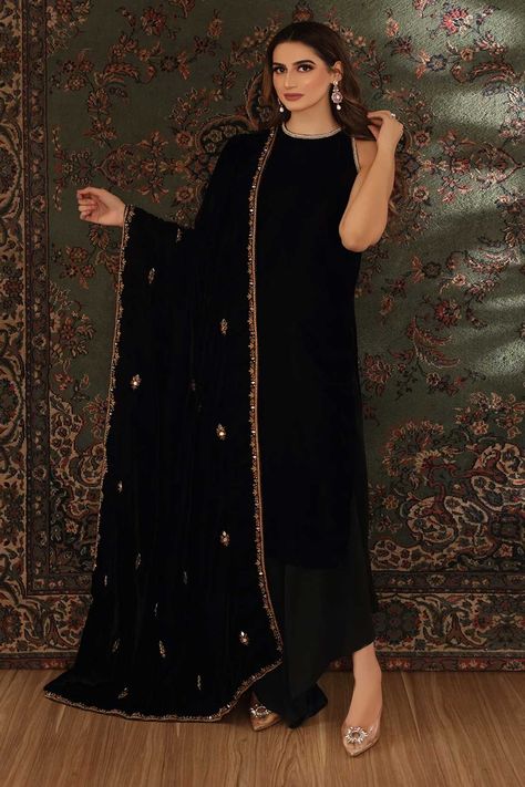 Halter Neck Shirt, Black Velvet Shawl, Black Flare Pants, Velvet Dress Designs, Velvet Shawl, Pakistani Fashion Casual, Designer Party Wear Dresses, Wedding Dresses For Girls, Boutique Dress Designs