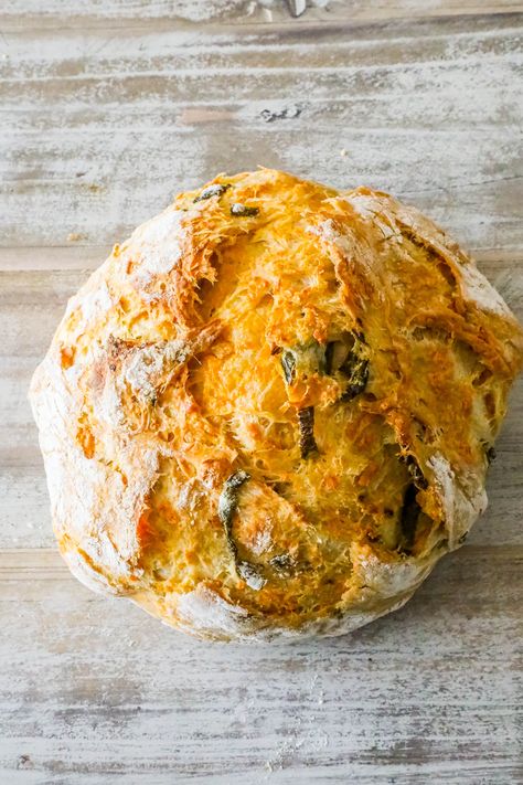 Jalapeno Cheddar Bread, Cheddar Bread Recipe, Jalapeno Cheese Bread, Keto Jalapeno, Cheddar Bread, Easy Keto Bread Recipe, Keto Bread Recipe, Skillet Bread, Bread Sweet