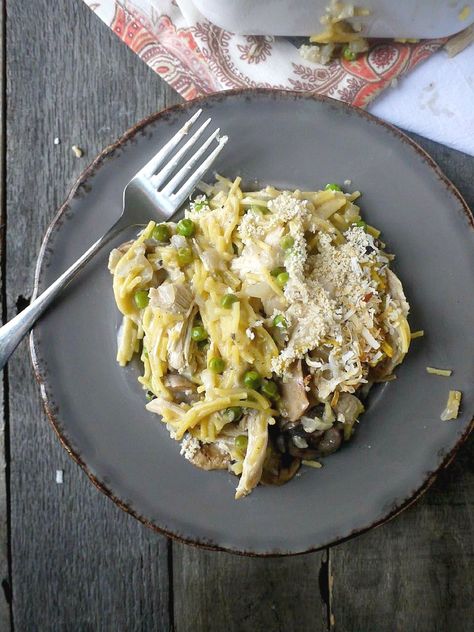 Dairy-Free Chicken Tetrazzini Free Noodles, Turkey Tetrazzini, Toddler Foods, Chicken Tetrazzini, Cooking Chicken To Shred, Holiday Eating, Healthy Recipe Videos, Diet Vegetarian, Chicken Casserole