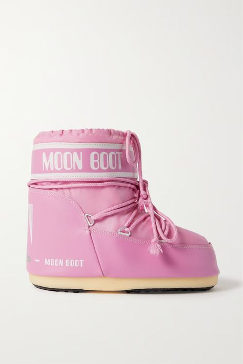 Fall Winter 2023 Style Trends - Brunette from Wall Street Slavic Core, Boots Moon, Pink Ankle Boots, Pink Hats, Leather Snow Boots, Pretty Shoes Sneakers, Moon Boot, Shoes Boots Ankle, Pink Moon