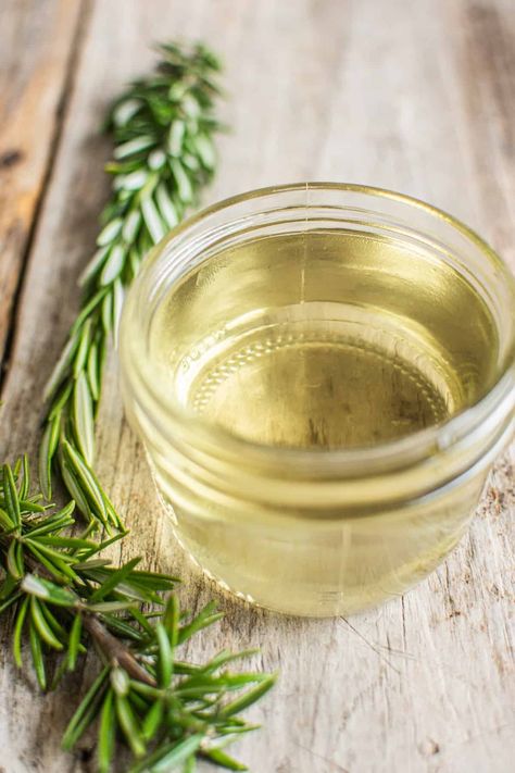 a jar of yellow syrup next to rosemary sprigs. Basil Simple Syrup, Simple Syrups, Rosemary Syrup, Syrup Recipes, Rosemary Simple Syrup, Mint Simple Syrup, Glaze For Cake, Simple Syrup Recipes, Make Simple Syrup