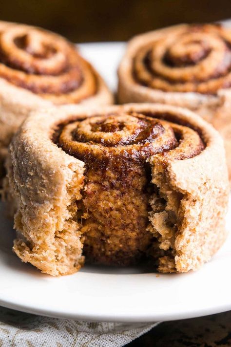 Brunch Baking, Carb Quick, Quick Cinnamon Rolls, Cinnamon Baking, Healthy Cinnamon Rolls, Pastas Recipes, Cookies Healthy, Breakfast Low Carb, Overnight Oat