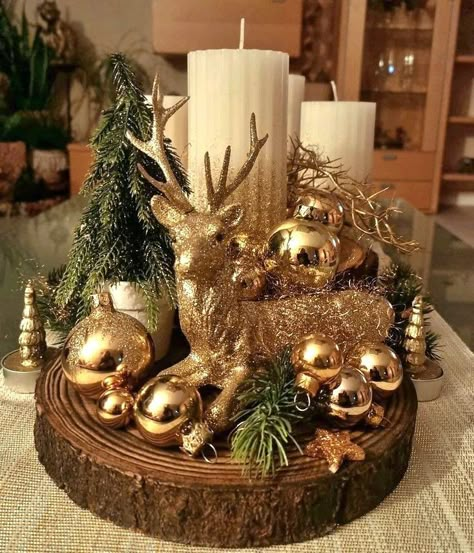 Decorate Lanterns For Christmas, Xmas Arrangements, Christmas Sleigh Decorations, Glam Christmas Decor, Christmas Decorations Centerpiece, Pretty Christmas Decorations, Nice Holiday, Christmas Tray, Christmas Flower Arrangements