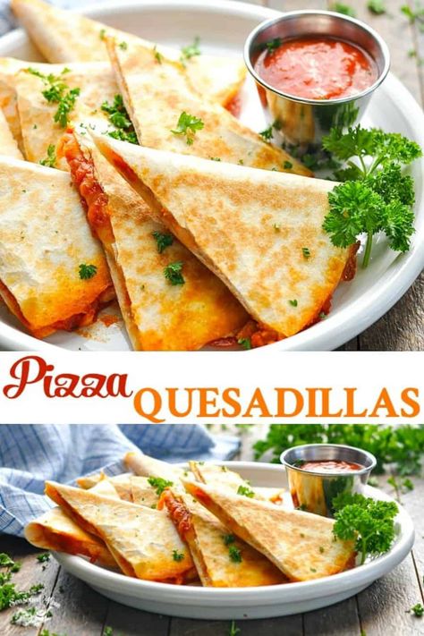 Easy and FAST, these Pizza Quesadillas are a healthy dinner that's ready in just 15 minutes! Cooking with Kids | Vegetarian Recipes | Vegetarian Dinner | Quesadilla Recipe Vegetarische Diners, Pizza Quesadillas, Pizza Quesadilla, Quesadilla Recipe, Salsa Recipes, Tortellini Soup, Homemade Salsa, God Mat, Idee Pasto Sano