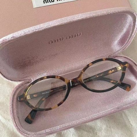 miu miu glasses #1111 Back To Uni, Miu Miu Glasses, Miu Miu Accessories, Miu Miu Sunglasses, Cool Glasses, Stylish Glasses, Brown Aesthetic, Sunglasses & Glasses, Womens Glasses