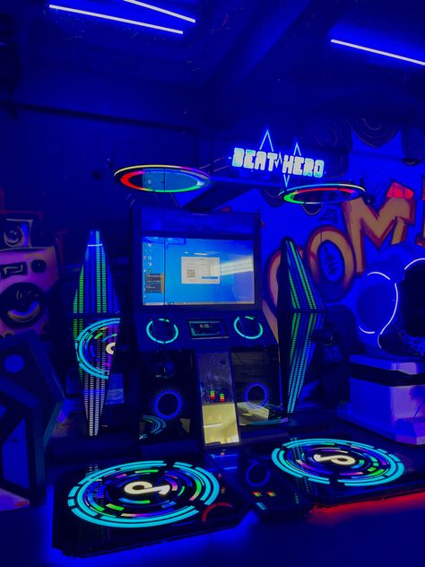 Blue Arcade Aesthetic, Arcadecore Aesthetic, Edm Aesthetic, Arcade Aesthetic, Twitter Pack, Rainbow Things, Altering Jeans, Bowling Alley, Cozy Aesthetic